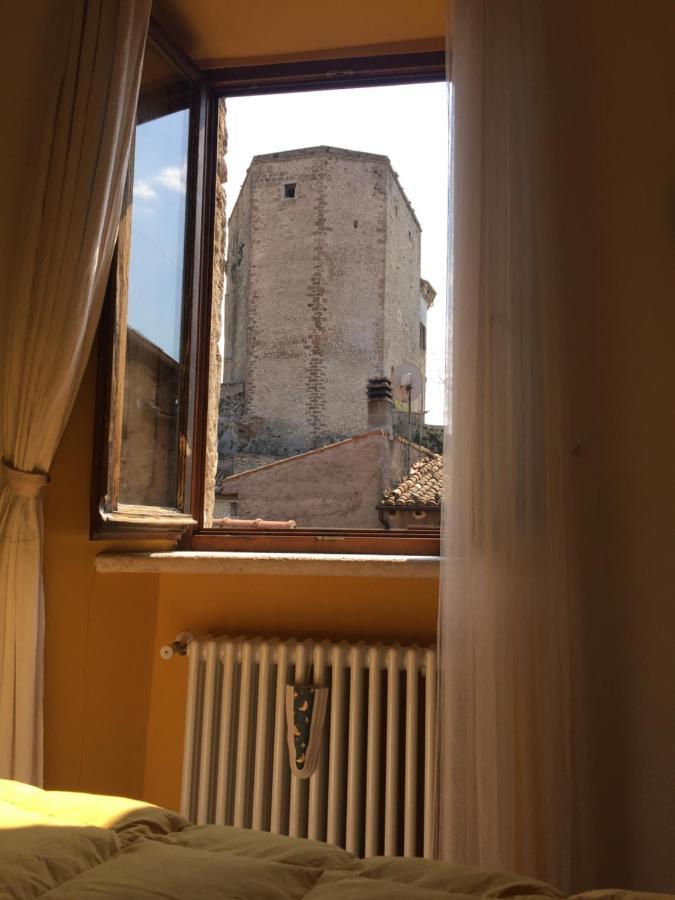 Stanza Privata In Attico Con Terrazza - Lakeholiday It Castel di Tora Exterior photo